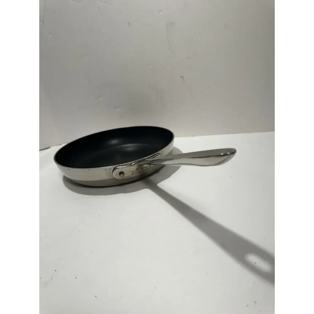 All-Clad Nonstick‎ Frying Pan 9.5” Wide Fry Pan Long Handle Used. See Pictures